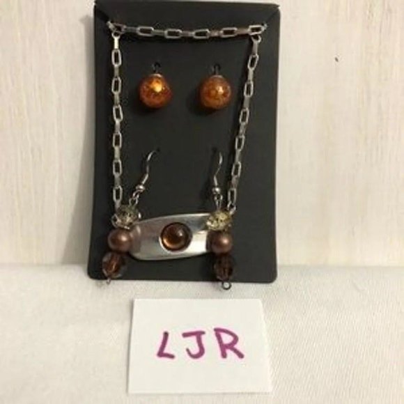 Ball Bead Necklace 2 Pairs of Earrings Silver Tone - Picture 4 of 5